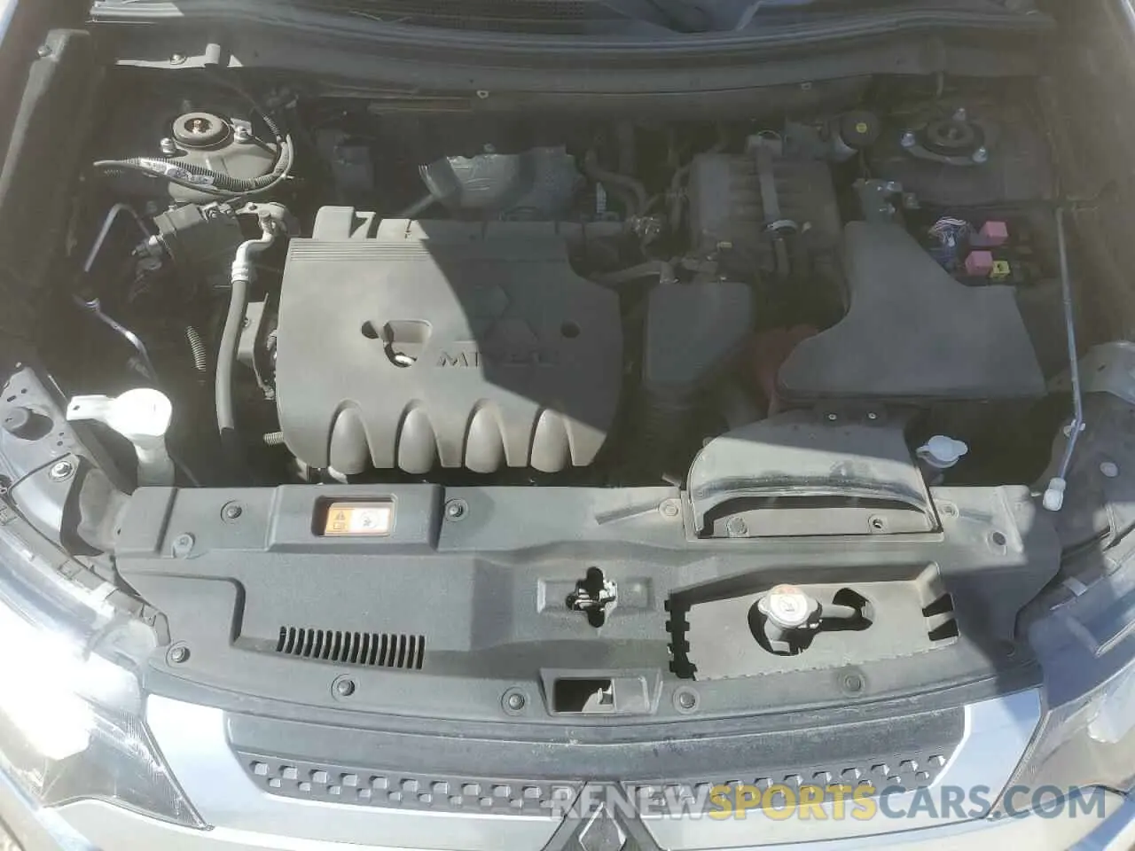 14 Photograph of a damaged car JA4AD3A36KJ000532 MITSUBISHI OUTLANDER 2019