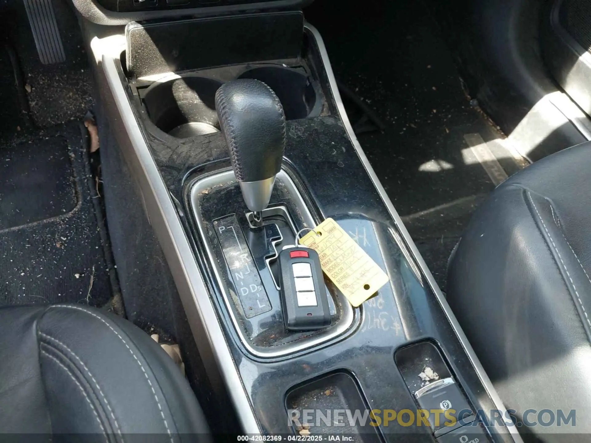 11 Фотография поврежденного автомобиля JA4AD3A37KZ055136 MITSUBISHI OUTLANDER 2019