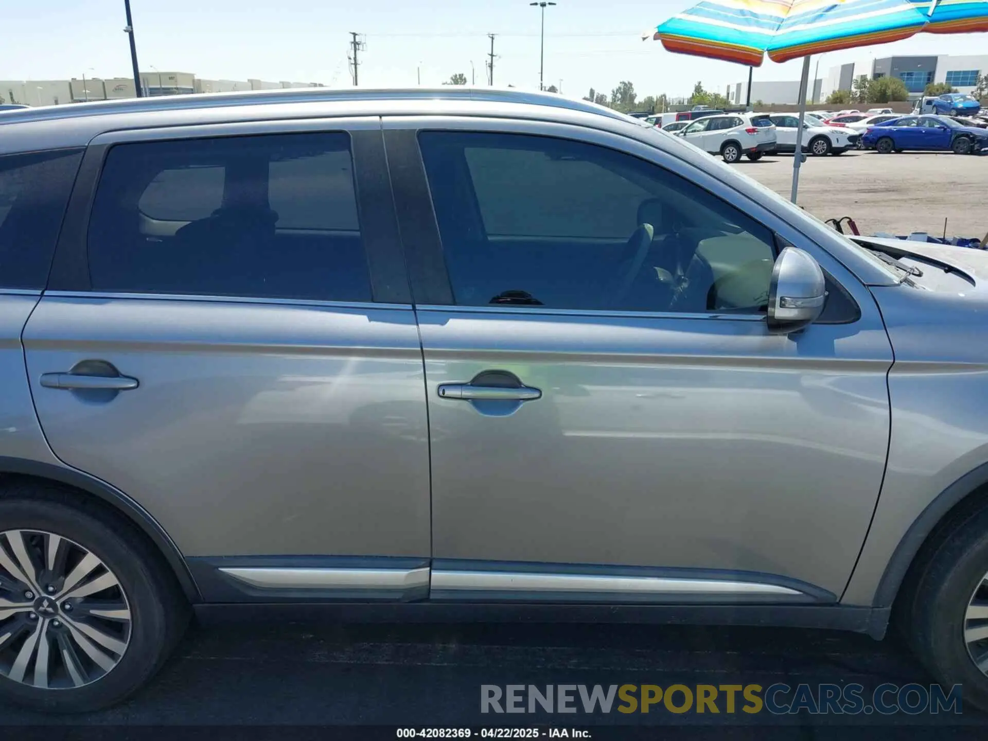 13 Фотография поврежденного автомобиля JA4AD3A37KZ055136 MITSUBISHI OUTLANDER 2019