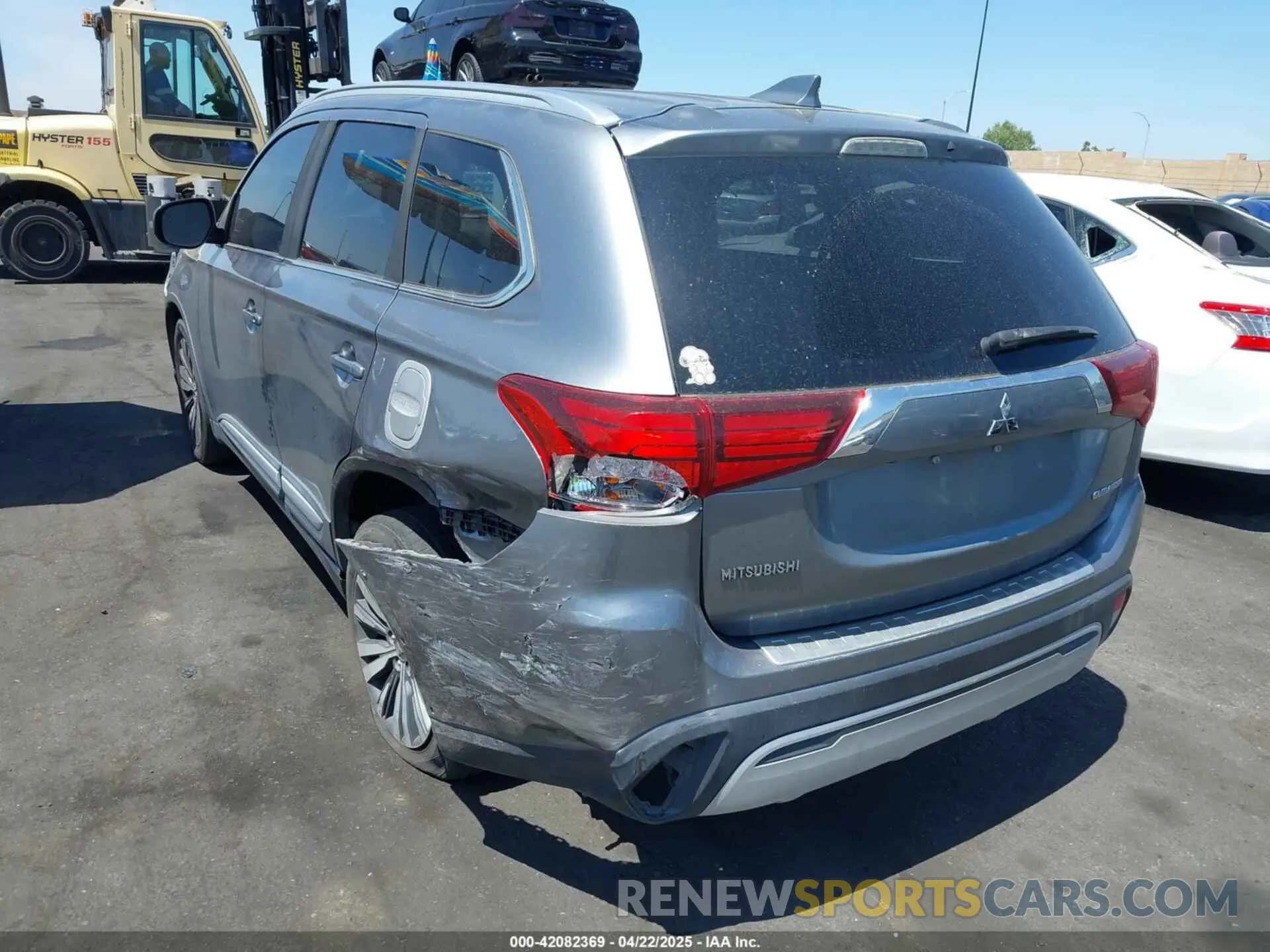 3 Фотография поврежденного автомобиля JA4AD3A37KZ055136 MITSUBISHI OUTLANDER 2019