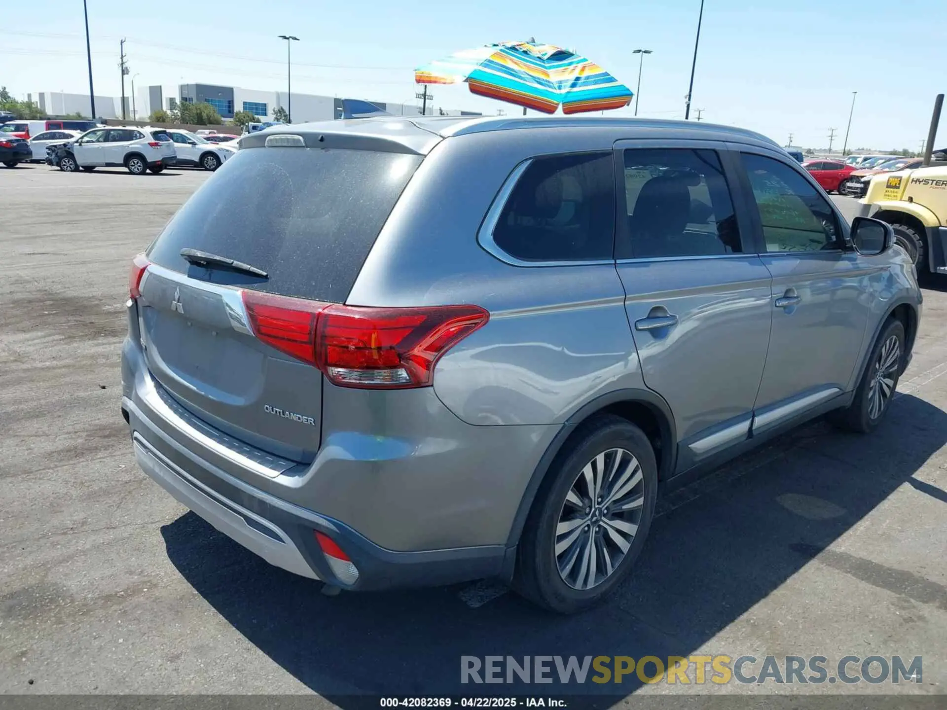 4 Фотография поврежденного автомобиля JA4AD3A37KZ055136 MITSUBISHI OUTLANDER 2019