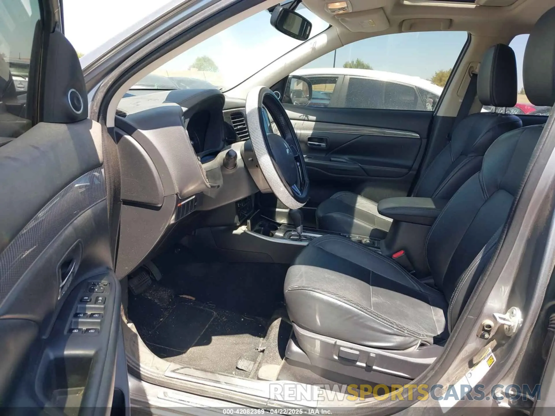 5 Фотография поврежденного автомобиля JA4AD3A37KZ055136 MITSUBISHI OUTLANDER 2019