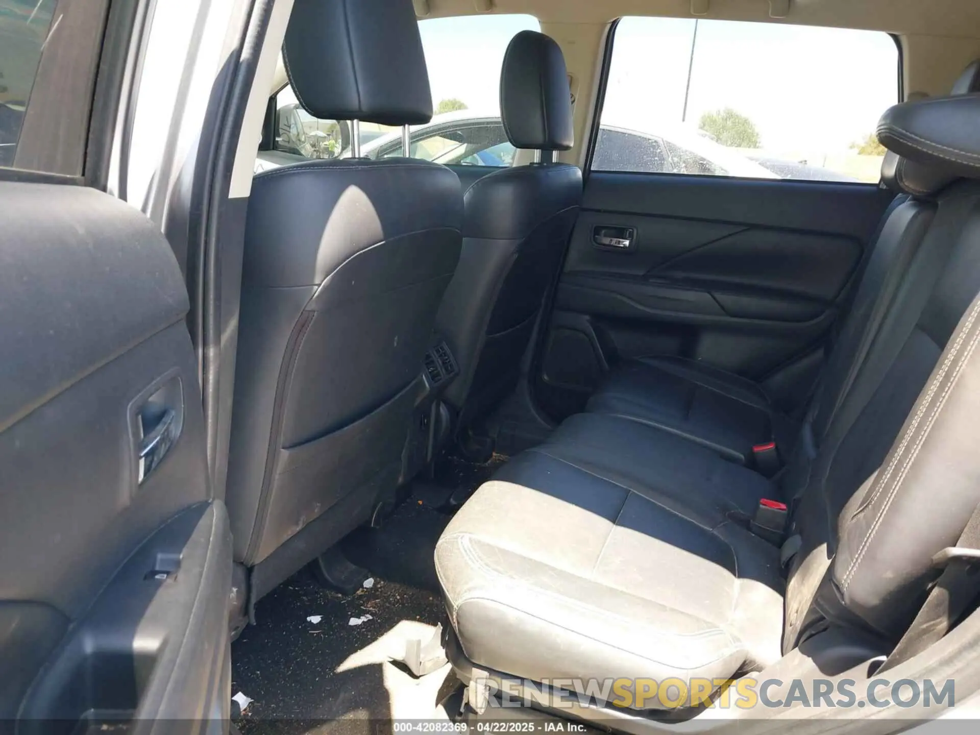 8 Фотография поврежденного автомобиля JA4AD3A37KZ055136 MITSUBISHI OUTLANDER 2019