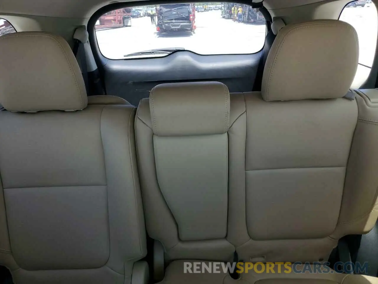 10 Photograph of a damaged car JA4AD3A38KZ008665 MITSUBISHI OUTLANDER 2019