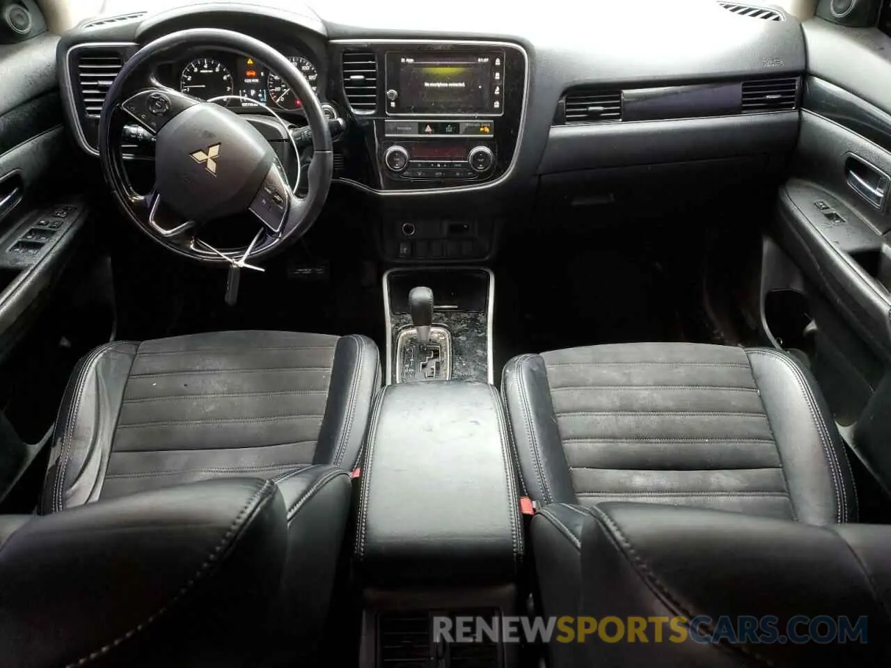 8 Фотография поврежденного автомобиля JA4AD3A38KZ028835 MITSUBISHI OUTLANDER 2019
