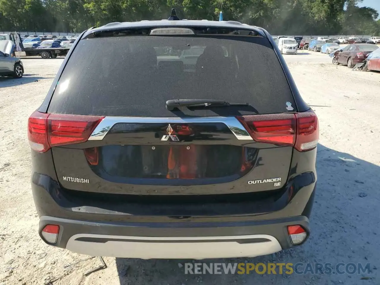 6 Photograph of a damaged car JA4AD3A39KZ019951 MITSUBISHI OUTLANDER 2019