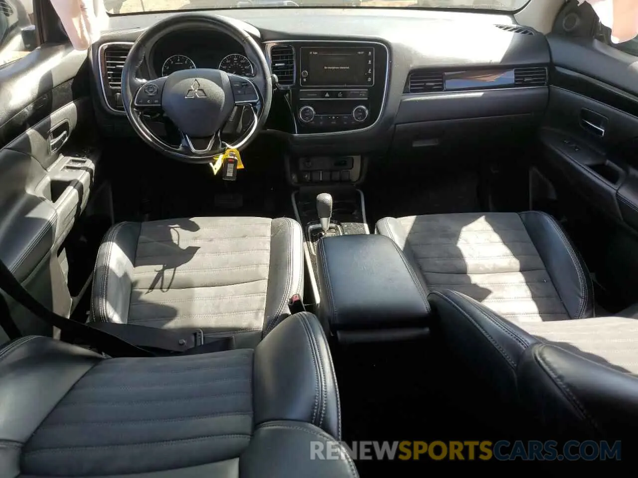 8 Фотография поврежденного автомобиля JA4AD3A3XKZ043269 MITSUBISHI OUTLANDER 2019