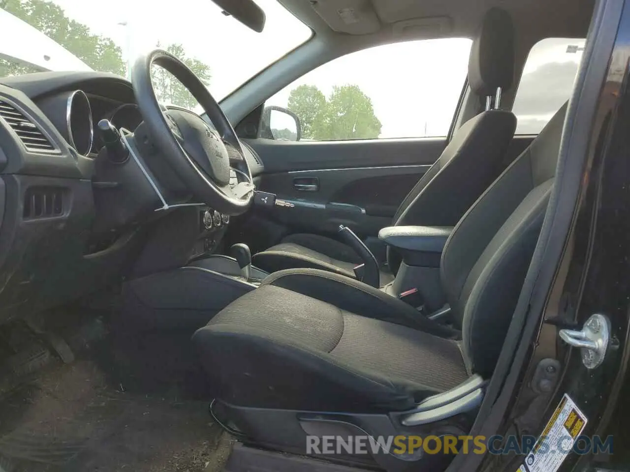 7 Фотография поврежденного автомобиля JA4AP3AU0KU033850 MITSUBISHI OUTLANDER 2019