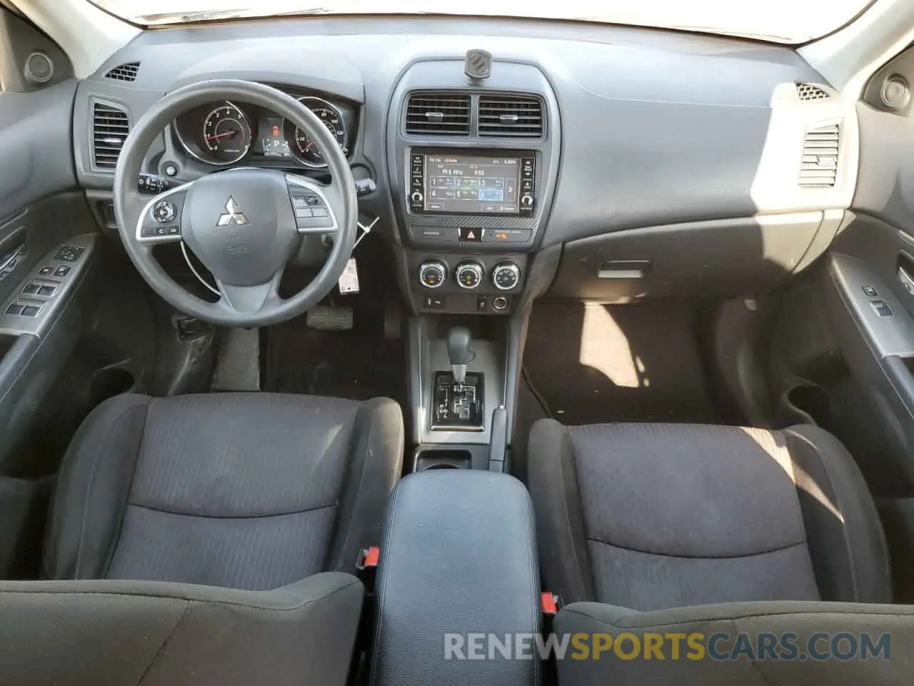 8 Photograph of a damaged car JA4AP3AU1KU009069 MITSUBISHI OUTLANDER 2019