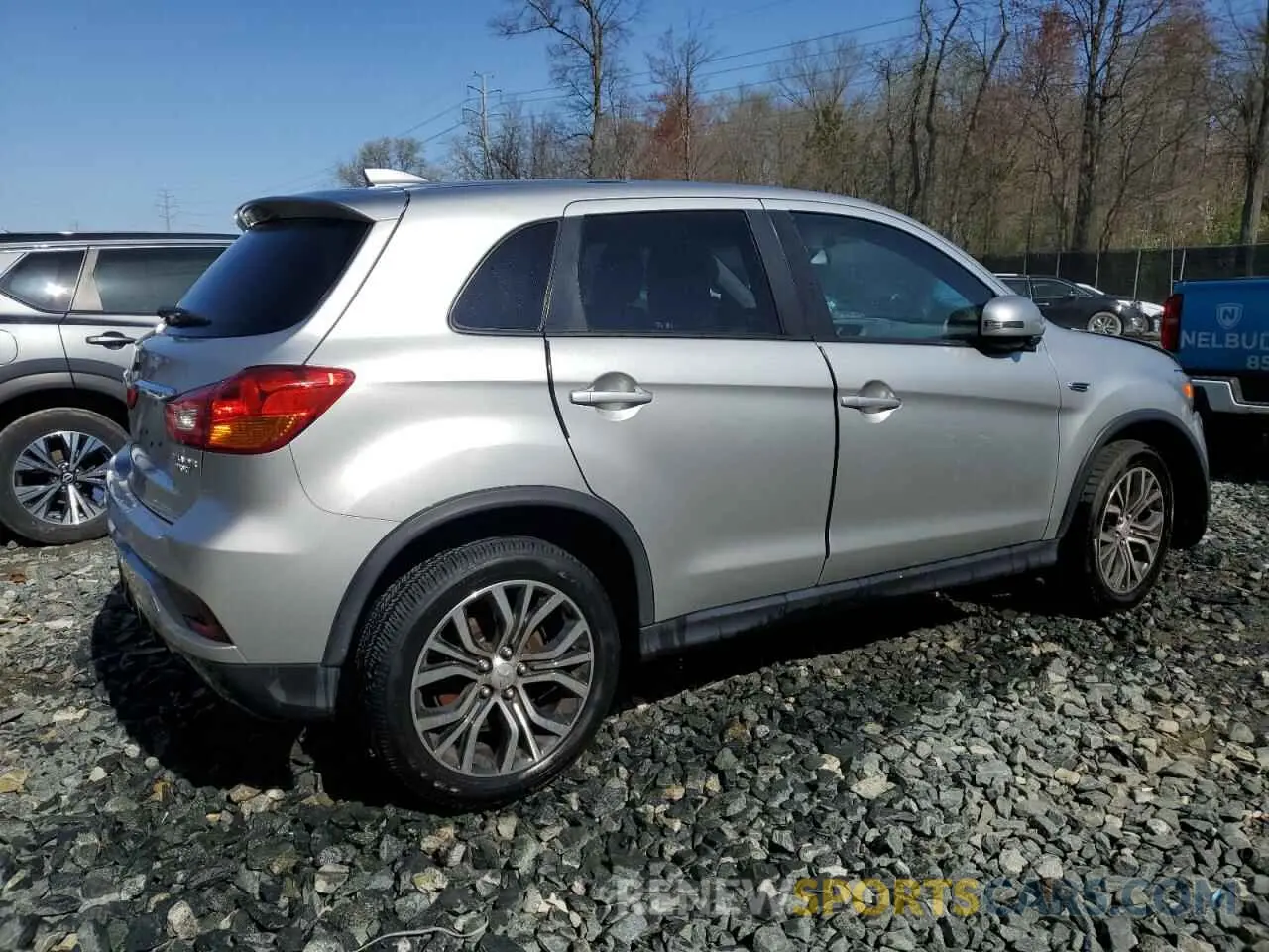 3 Photograph of a damaged car JA4AP3AU4KU033253 MITSUBISHI OUTLANDER 2019