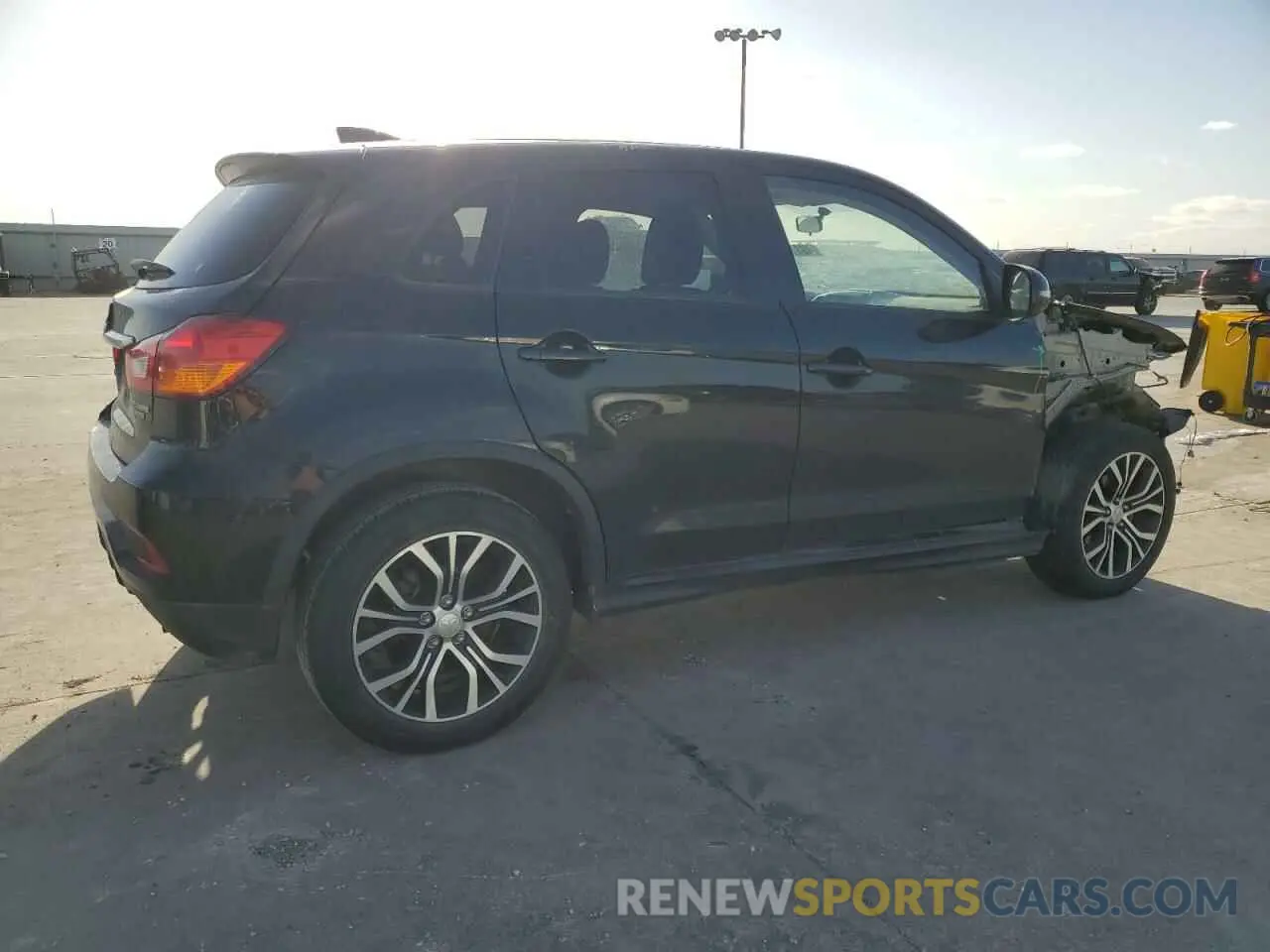3 Фотография поврежденного автомобиля JA4AP3AU7KU035126 MITSUBISHI OUTLANDER 2019
