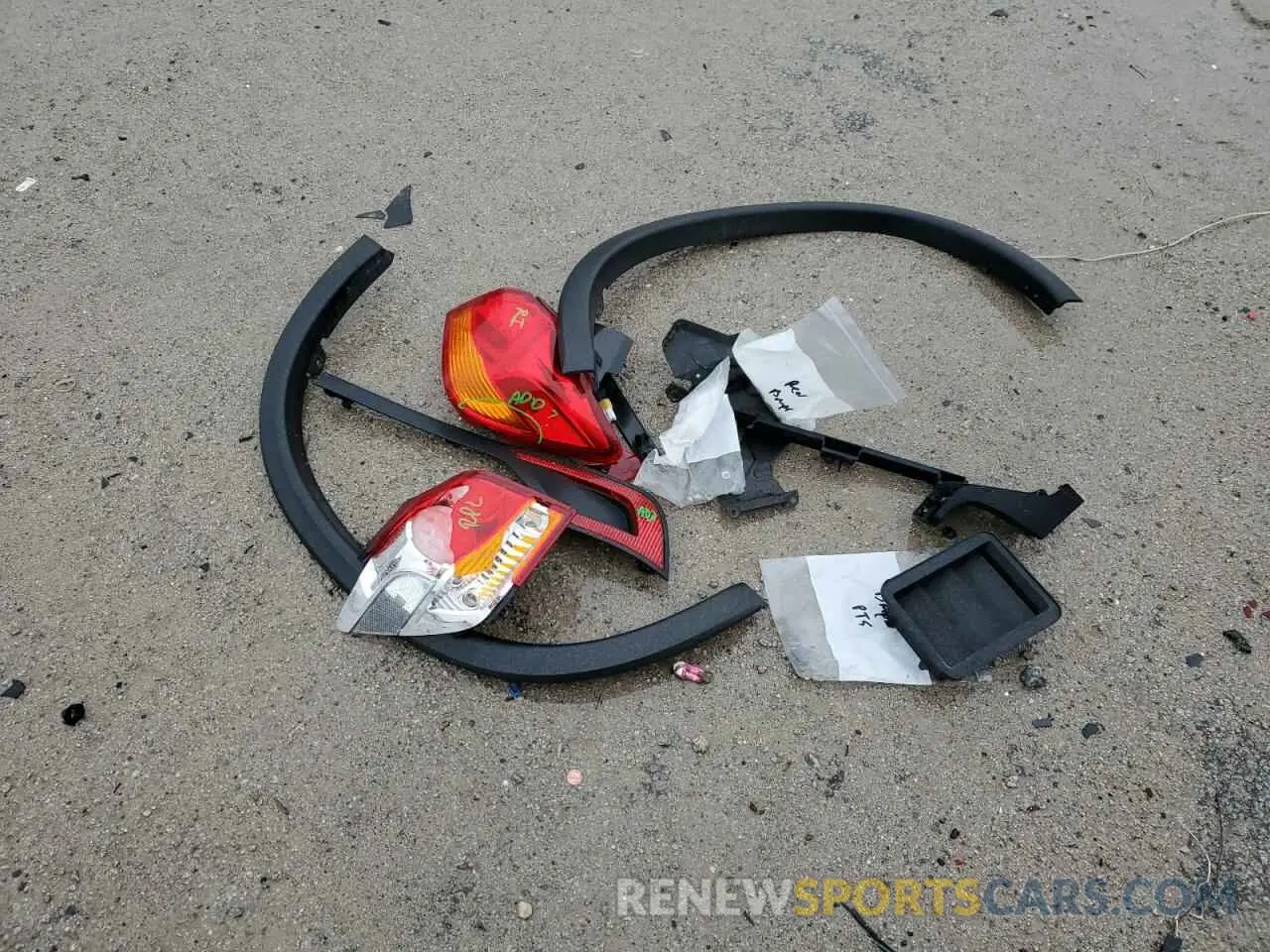 15 Photograph of a damaged car JA4AP4AU2KU013122 MITSUBISHI OUTLANDER 2019