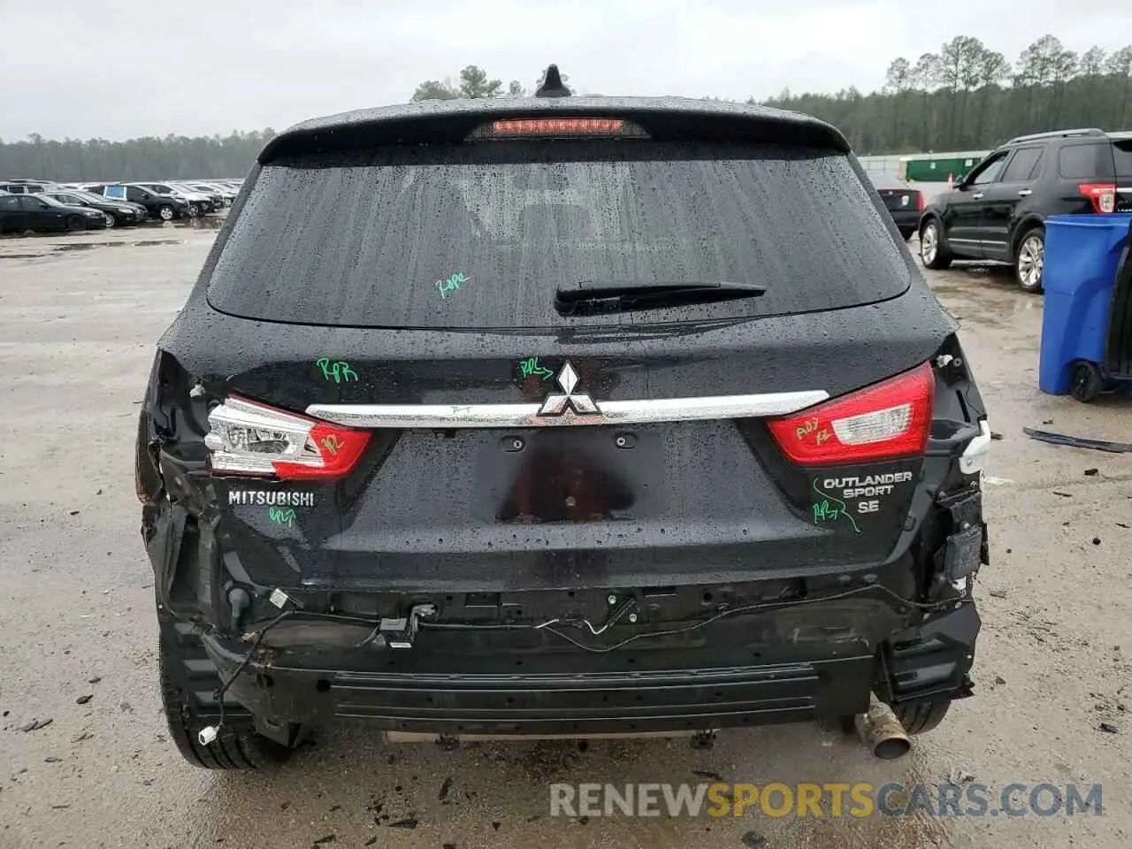 6 Photograph of a damaged car JA4AP4AU2KU013122 MITSUBISHI OUTLANDER 2019