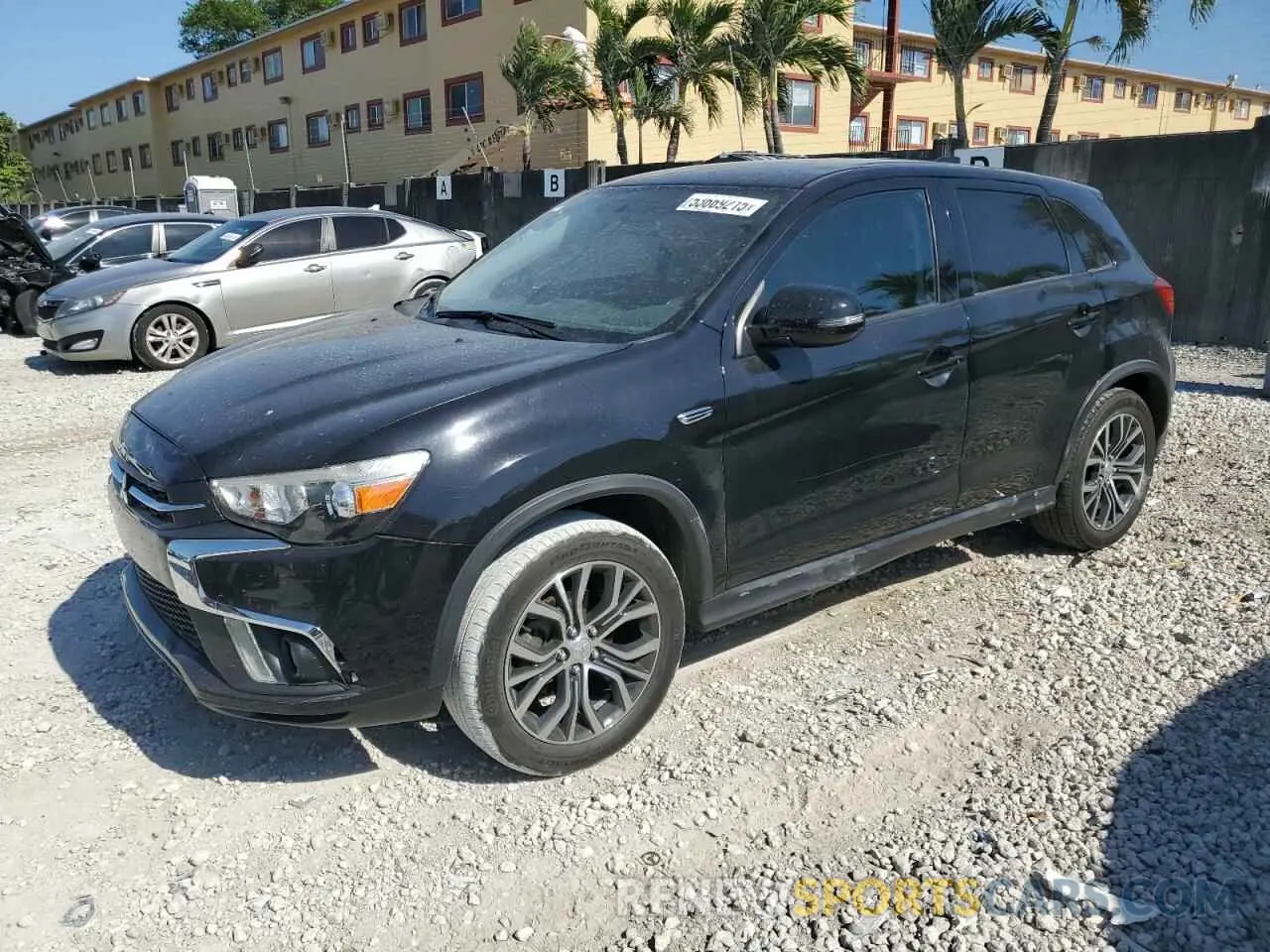 1 Фотография поврежденного автомобиля JA4AP4AU2KU027442 MITSUBISHI OUTLANDER 2019