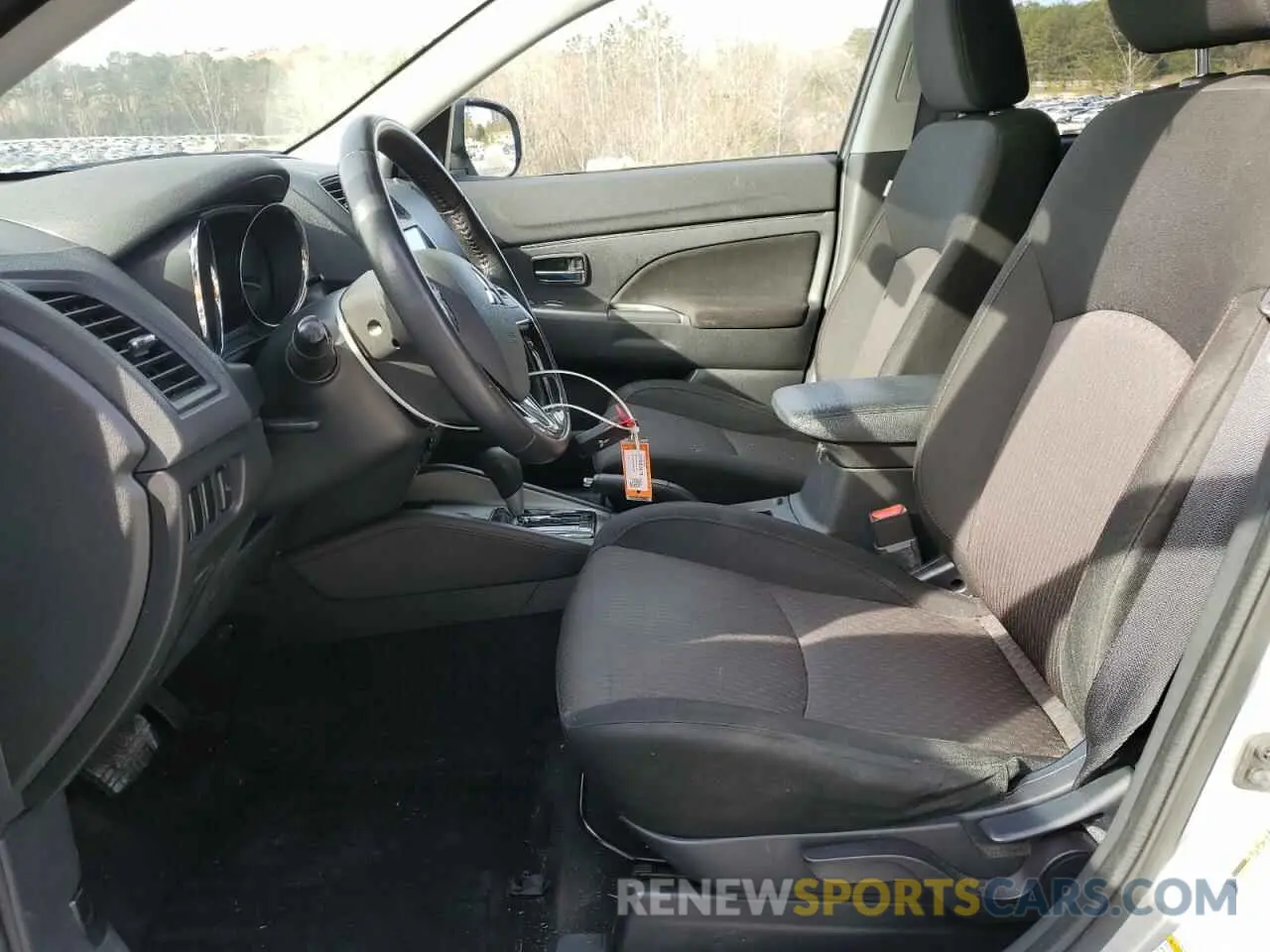 7 Photograph of a damaged car JA4AP4AU3KU017907 MITSUBISHI OUTLANDER 2019