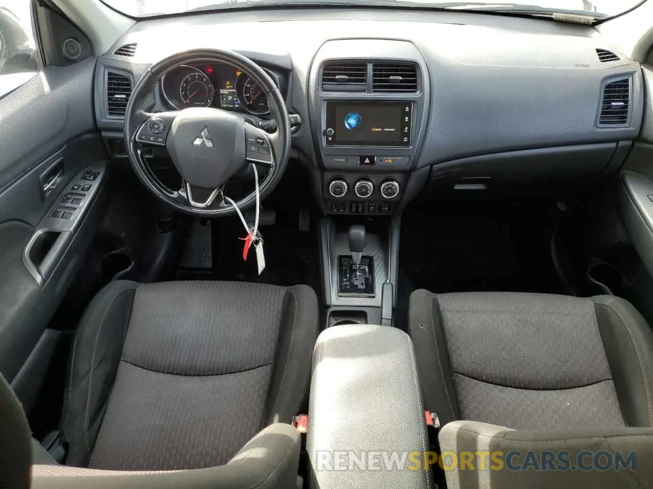 8 Photograph of a damaged car JA4AP4AU3KU017907 MITSUBISHI OUTLANDER 2019