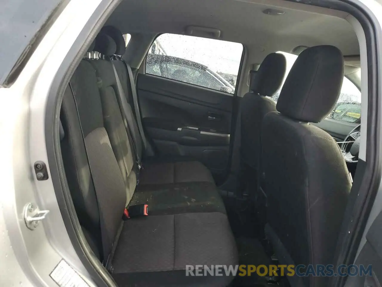 11 Photograph of a damaged car JA4AP4AU7KU019028 MITSUBISHI OUTLANDER 2019