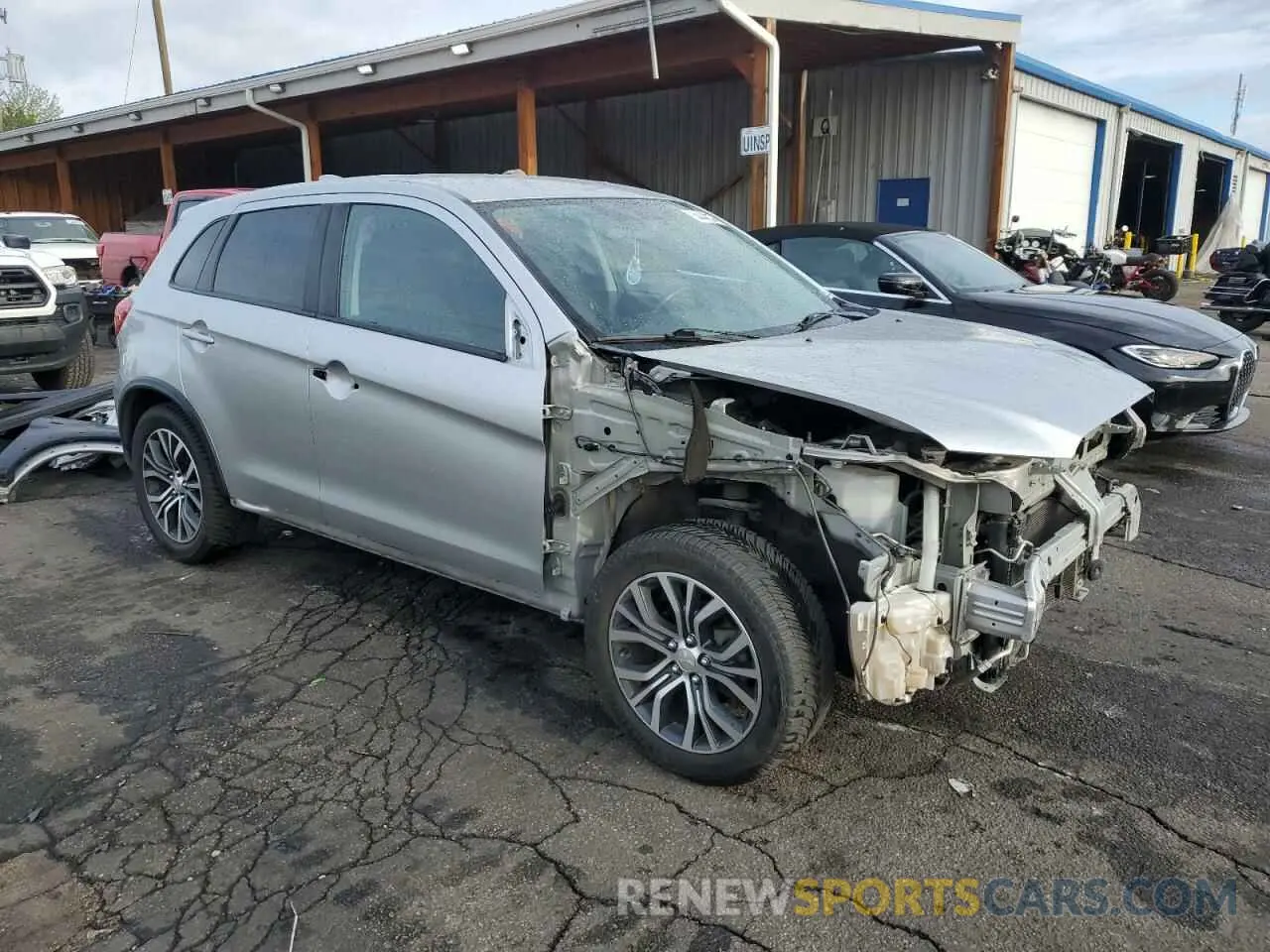 4 Photograph of a damaged car JA4AP4AU7KU019028 MITSUBISHI OUTLANDER 2019