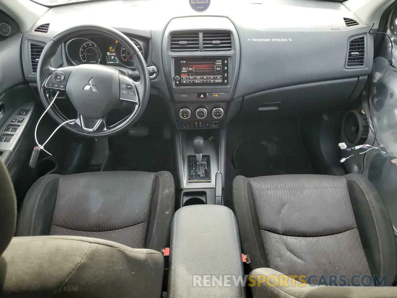 8 Photograph of a damaged car JA4AP4AU7KU019028 MITSUBISHI OUTLANDER 2019