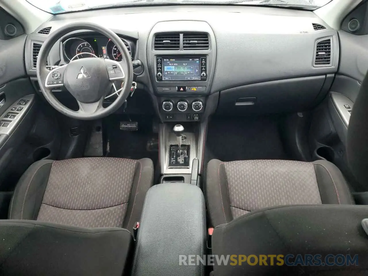 8 Photograph of a damaged car JA4AR3AU1KU003525 MITSUBISHI OUTLANDER 2019