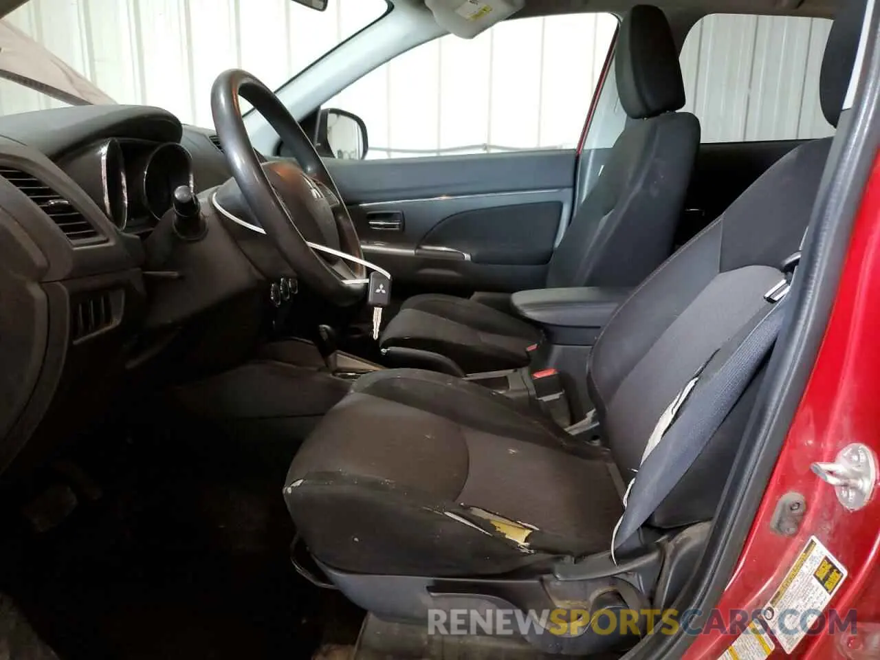 7 Photograph of a damaged car JA4AR3AU2KU015036 MITSUBISHI OUTLANDER 2019