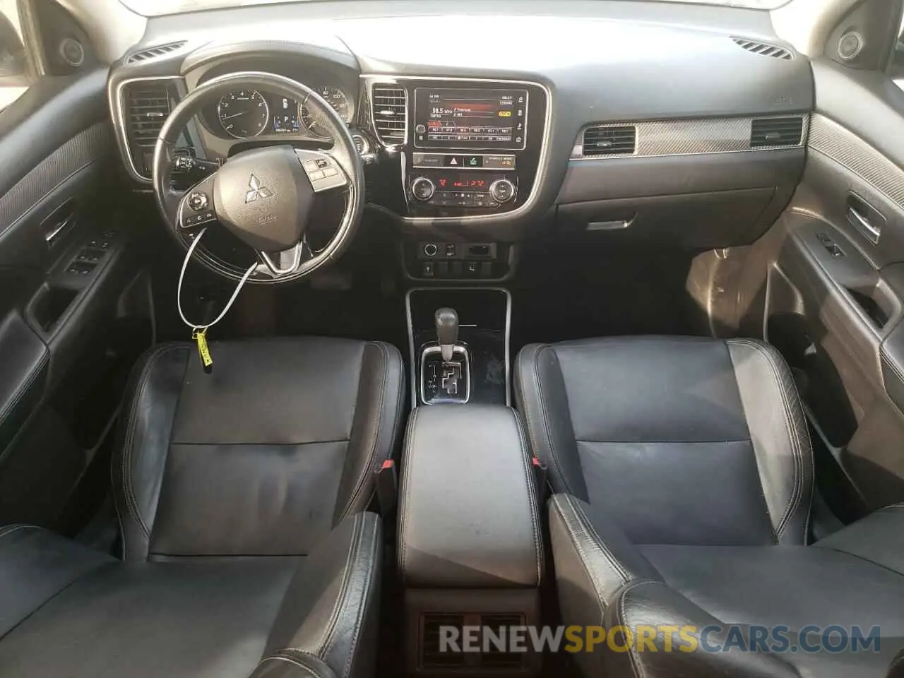 8 Фотография поврежденного автомобиля JA4AZ3A30KJ001063 MITSUBISHI OUTLANDER 2019