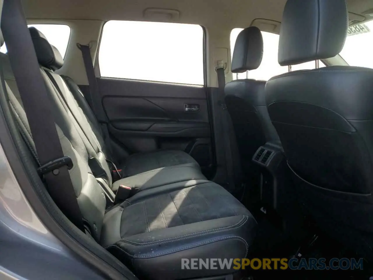11 Фотография поврежденного автомобиля JA4AZ3A30KZ046876 MITSUBISHI OUTLANDER 2019