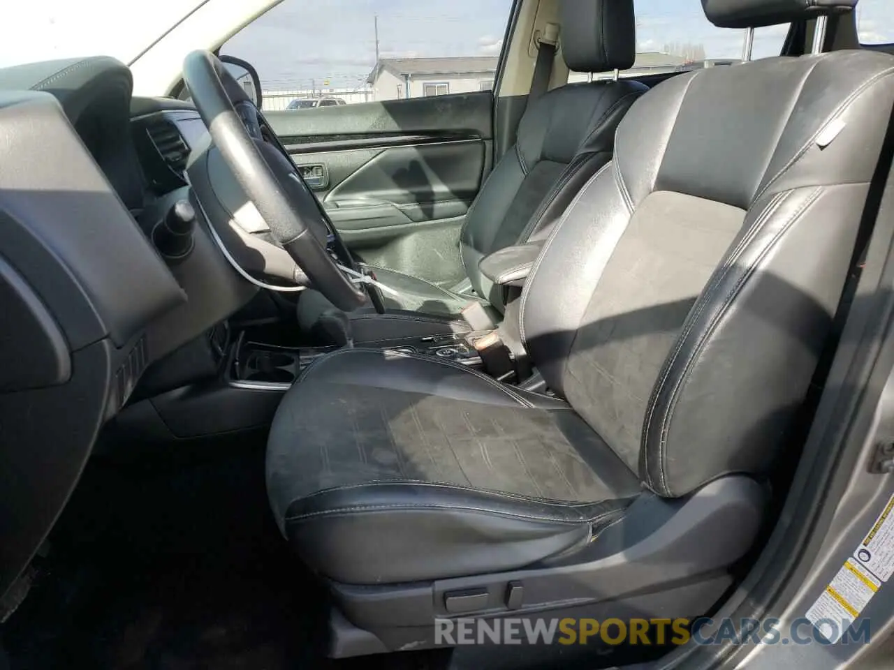 7 Фотография поврежденного автомобиля JA4AZ3A30KZ046876 MITSUBISHI OUTLANDER 2019