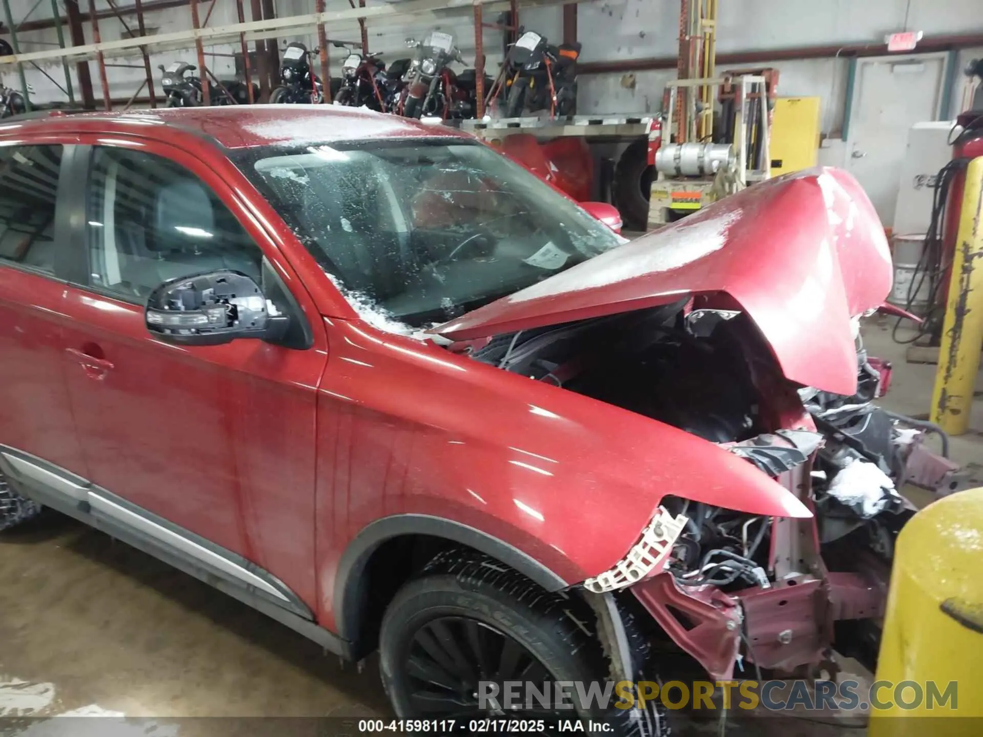 1 Фотография поврежденного автомобиля JA4AZ3A30KZ050278 MITSUBISHI OUTLANDER 2019