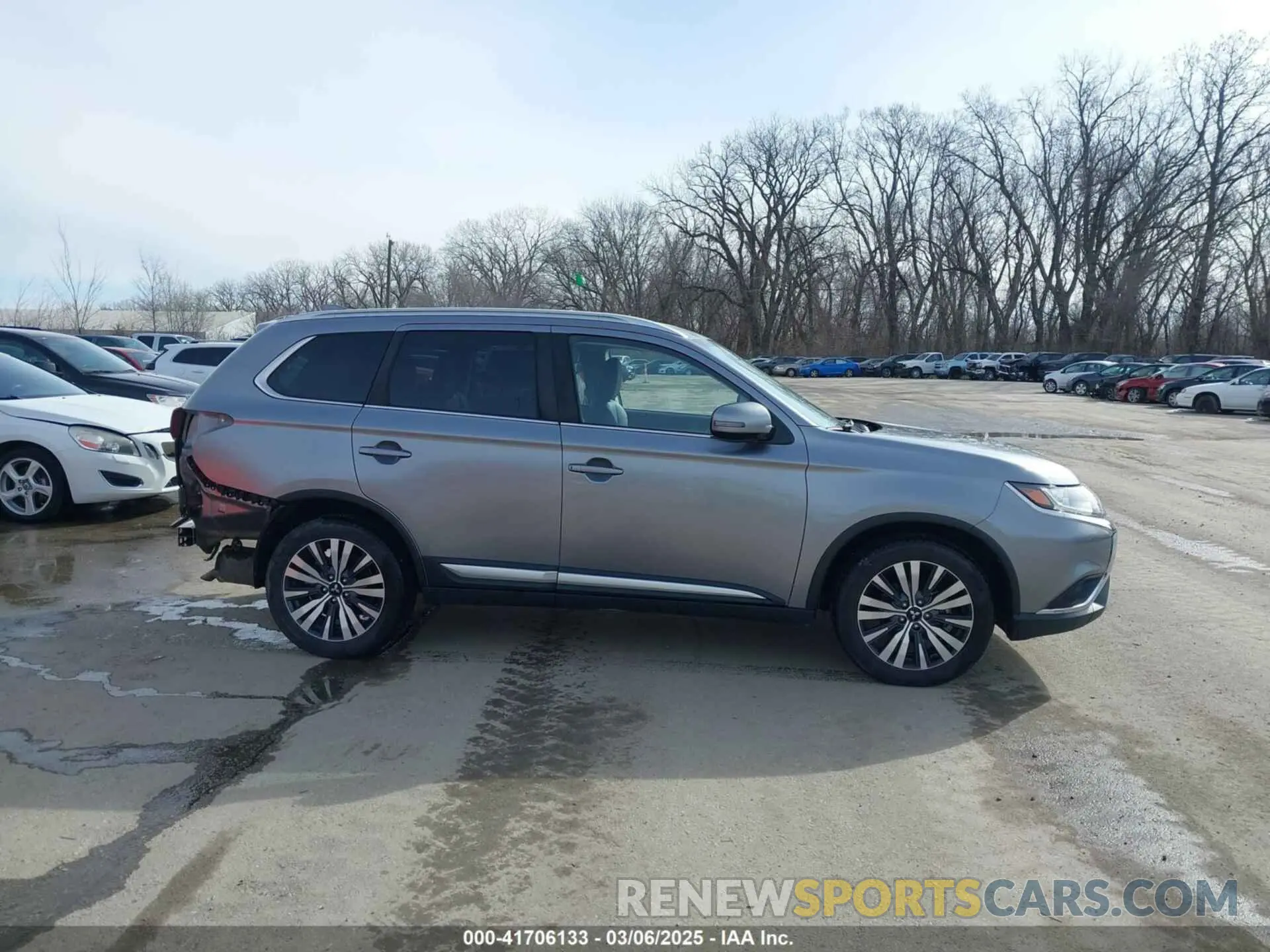 14 Photograph of a damaged car JA4AZ3A31KZ024370 MITSUBISHI OUTLANDER 2019
