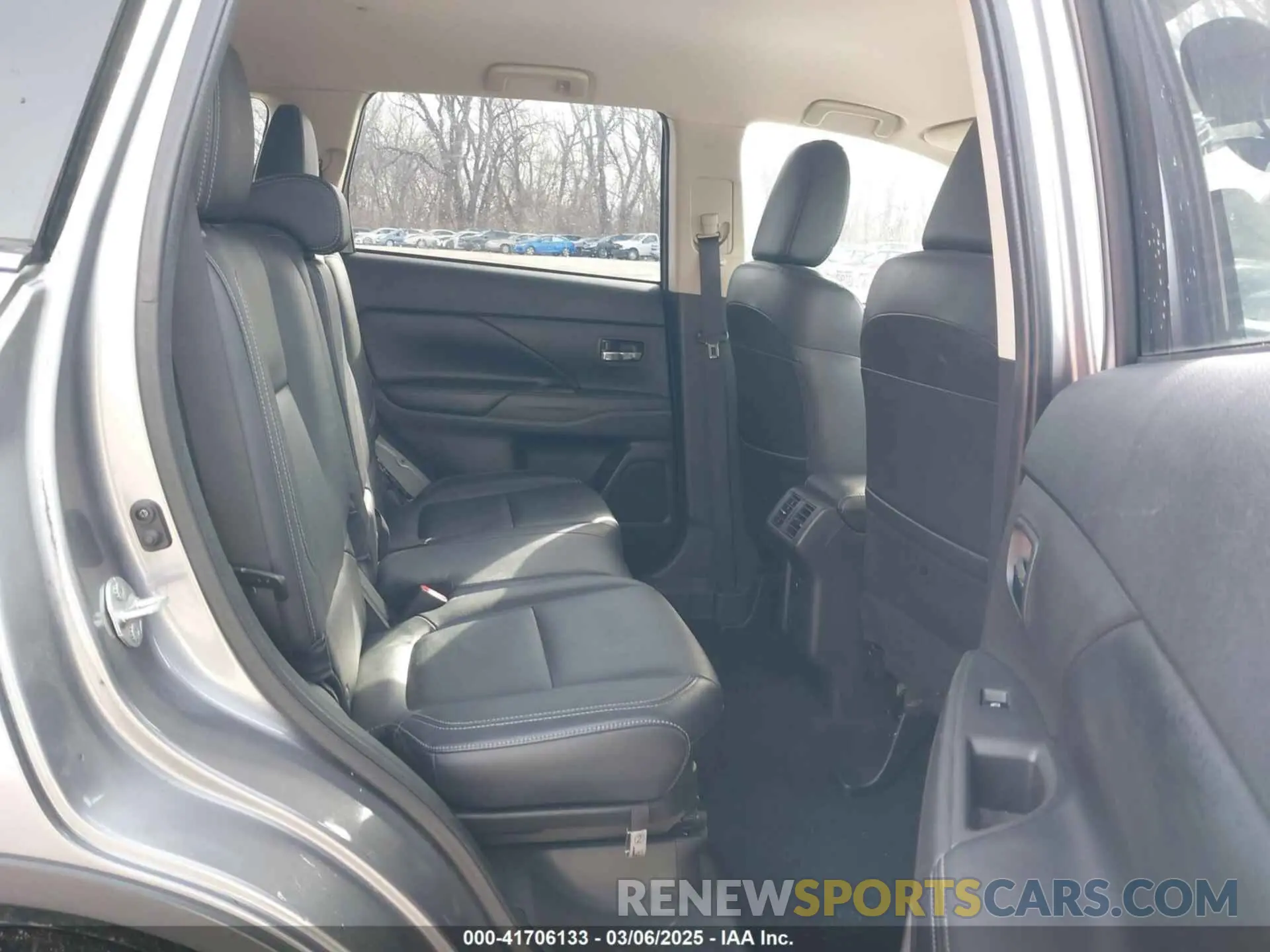 8 Photograph of a damaged car JA4AZ3A31KZ024370 MITSUBISHI OUTLANDER 2019