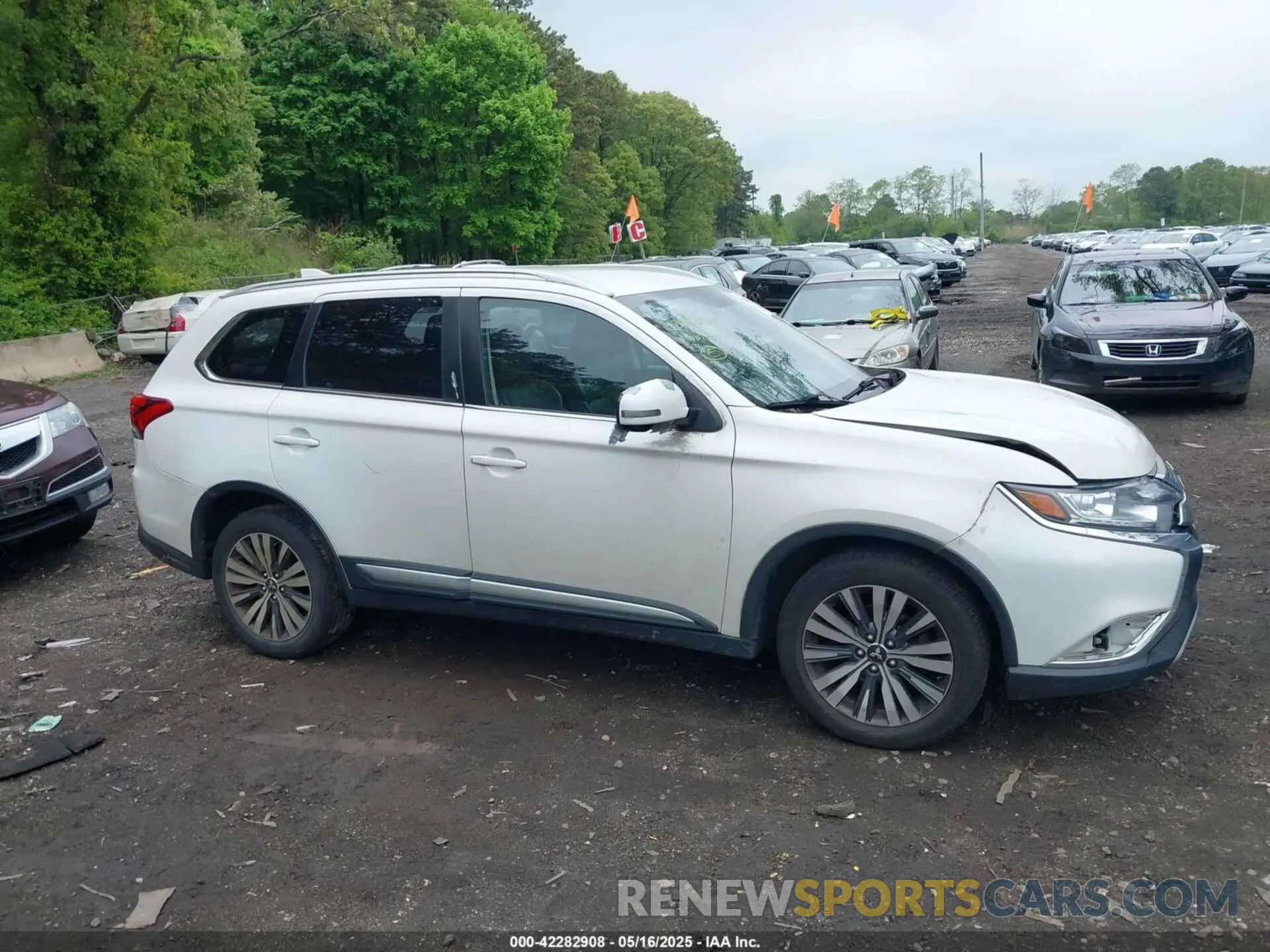 13 Фотография поврежденного автомобиля JA4AZ3A31KZ036096 MITSUBISHI OUTLANDER 2019