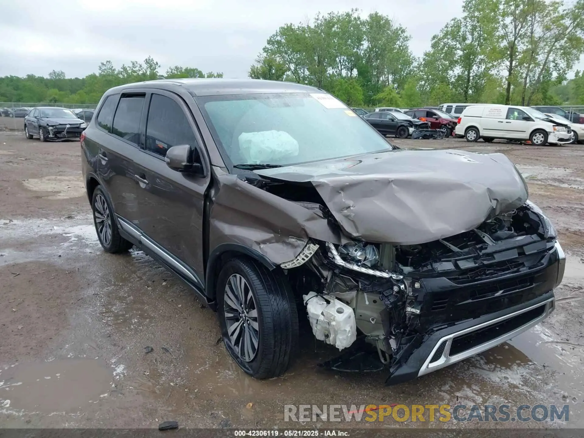 1 Фотография поврежденного автомобиля JA4AZ3A31KZ043372 MITSUBISHI OUTLANDER 2019