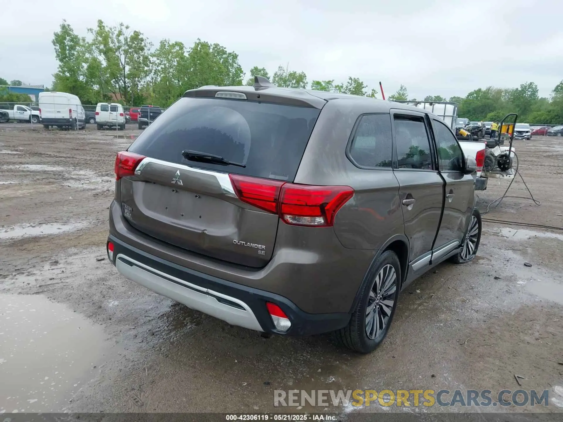 4 Фотография поврежденного автомобиля JA4AZ3A31KZ043372 MITSUBISHI OUTLANDER 2019