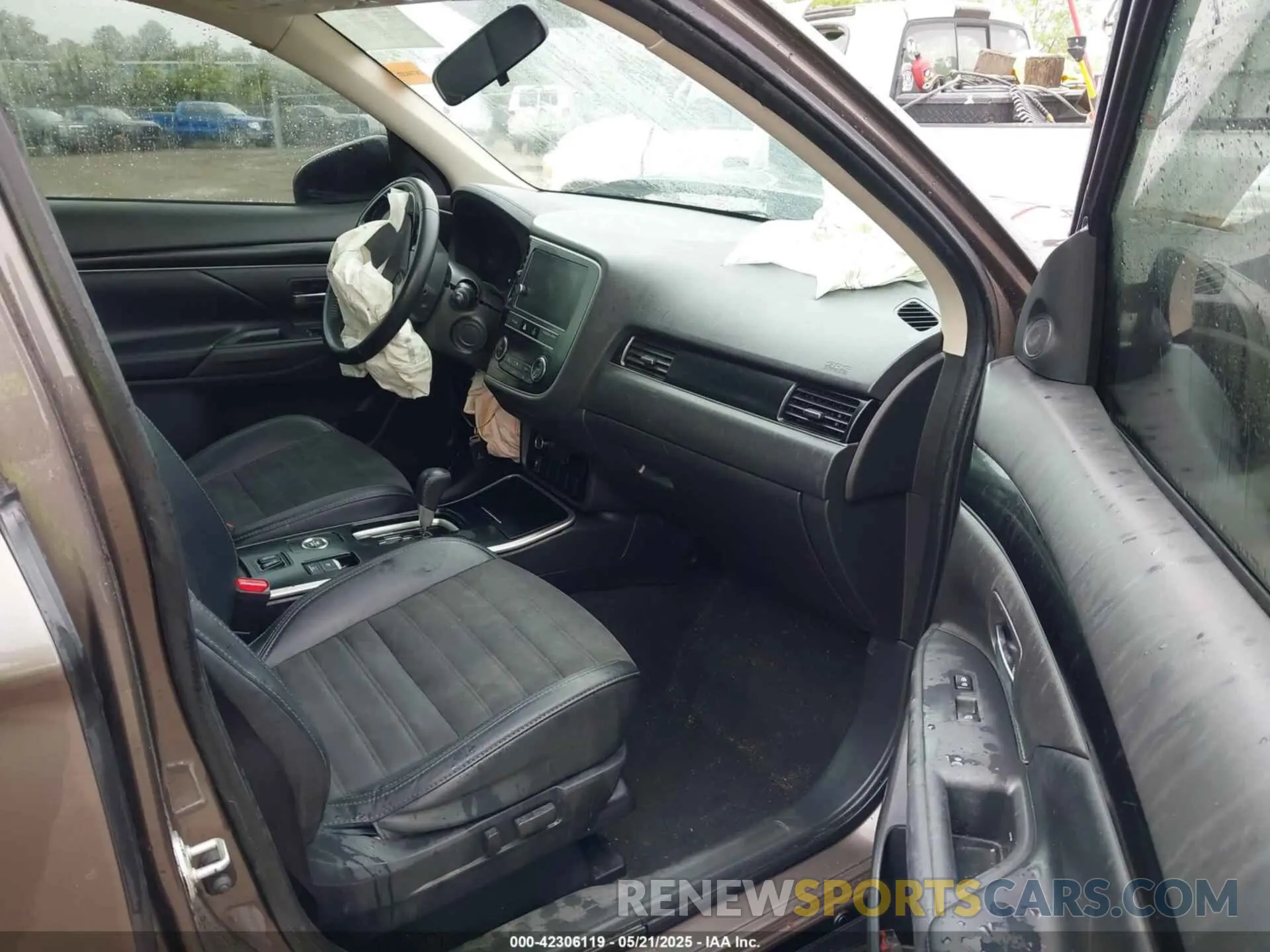 5 Фотография поврежденного автомобиля JA4AZ3A31KZ043372 MITSUBISHI OUTLANDER 2019