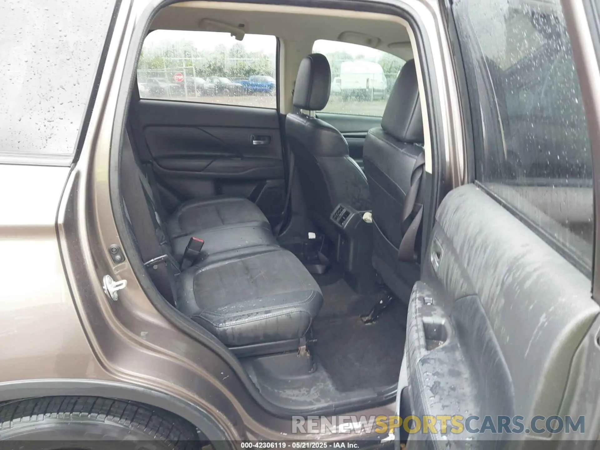 8 Фотография поврежденного автомобиля JA4AZ3A31KZ043372 MITSUBISHI OUTLANDER 2019