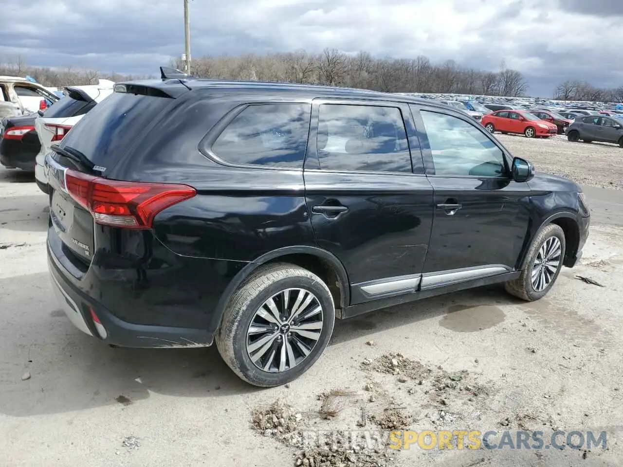 3 Фотография поврежденного автомобиля JA4AZ3A31KZ047129 MITSUBISHI OUTLANDER 2019