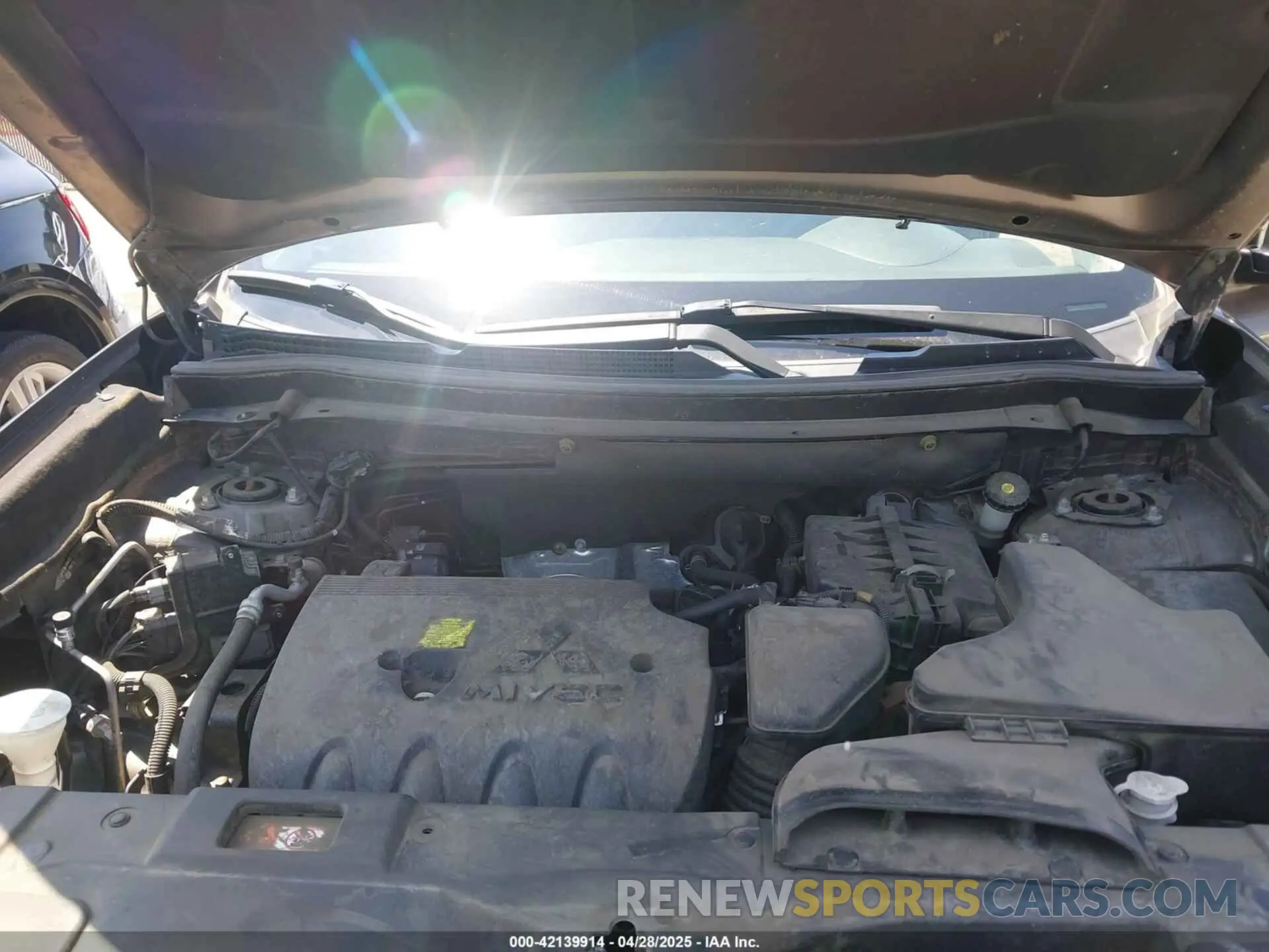 10 Фотография поврежденного автомобиля JA4AZ3A32KZ012387 MITSUBISHI OUTLANDER 2019