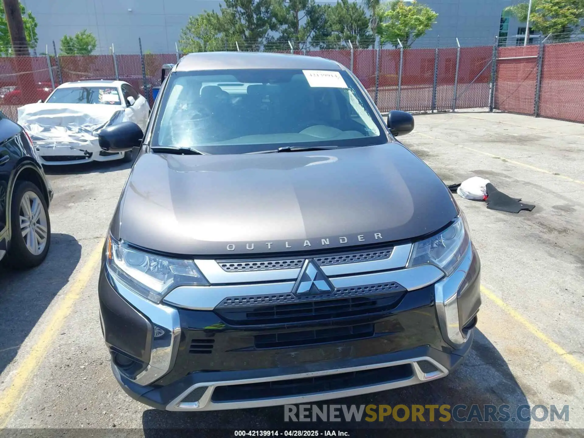 13 Фотография поврежденного автомобиля JA4AZ3A32KZ012387 MITSUBISHI OUTLANDER 2019