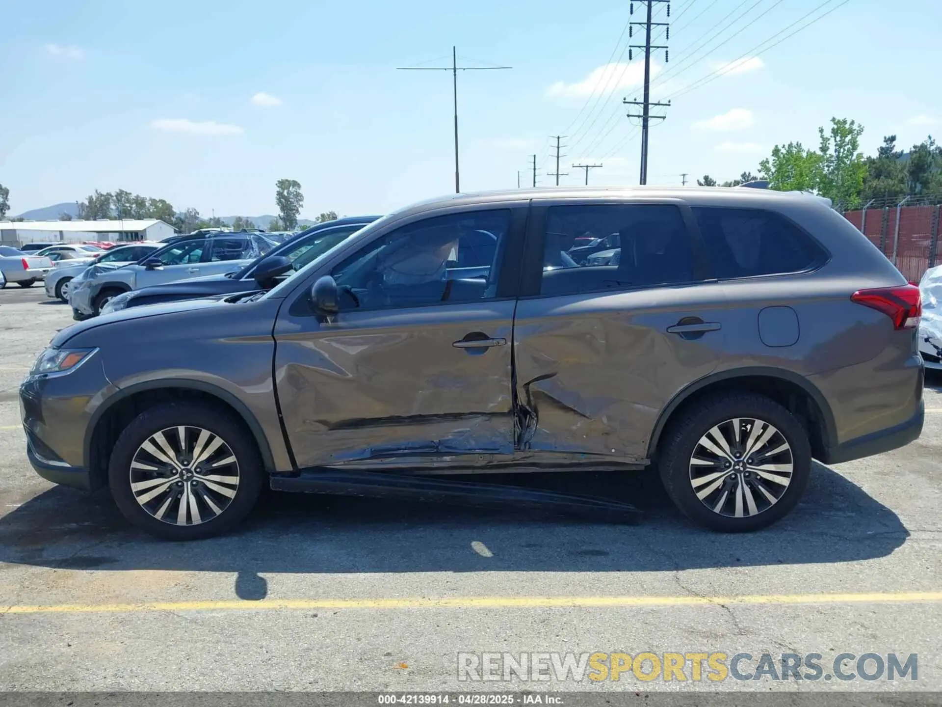 15 Фотография поврежденного автомобиля JA4AZ3A32KZ012387 MITSUBISHI OUTLANDER 2019