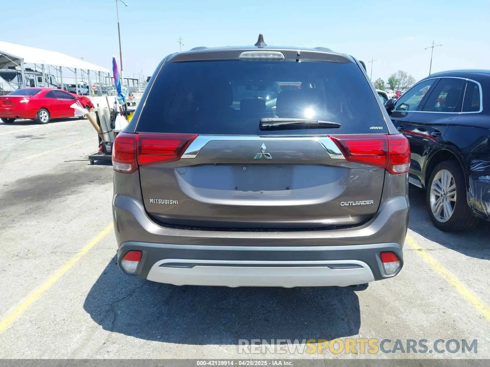 17 Фотография поврежденного автомобиля JA4AZ3A32KZ012387 MITSUBISHI OUTLANDER 2019