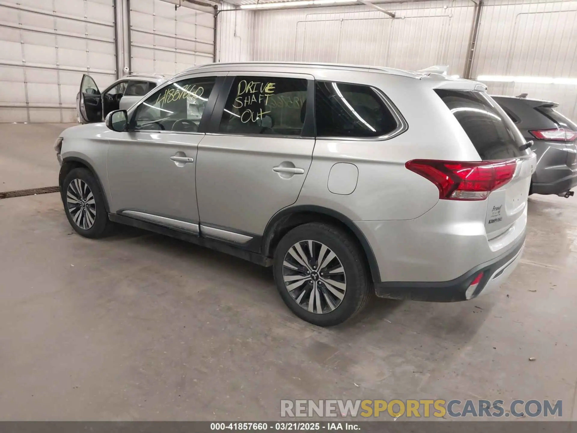 3 Фотография поврежденного автомобиля JA4AZ3A34KZ026887 MITSUBISHI OUTLANDER 2019