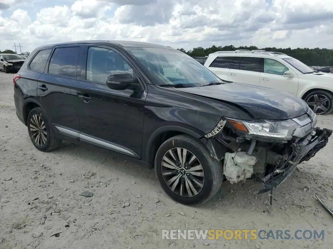 4 Photograph of a damaged car JA4AZ3A34KZ046072 MITSUBISHI OUTLANDER 2019