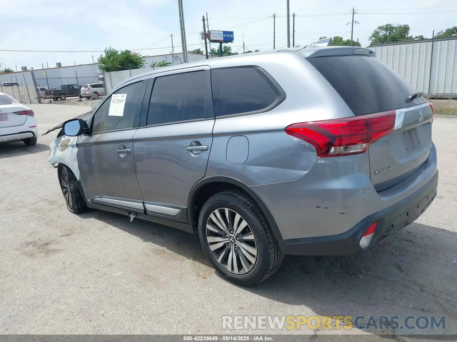3 Photograph of a damaged car JA4AZ3A35KZ009709 MITSUBISHI OUTLANDER 2019