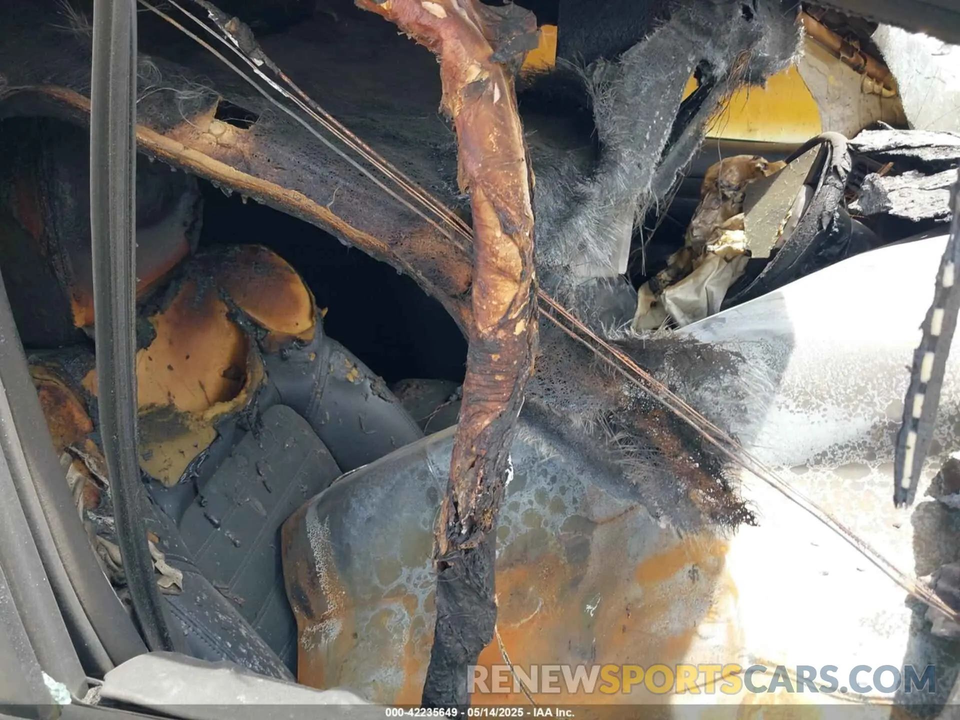 5 Photograph of a damaged car JA4AZ3A35KZ009709 MITSUBISHI OUTLANDER 2019