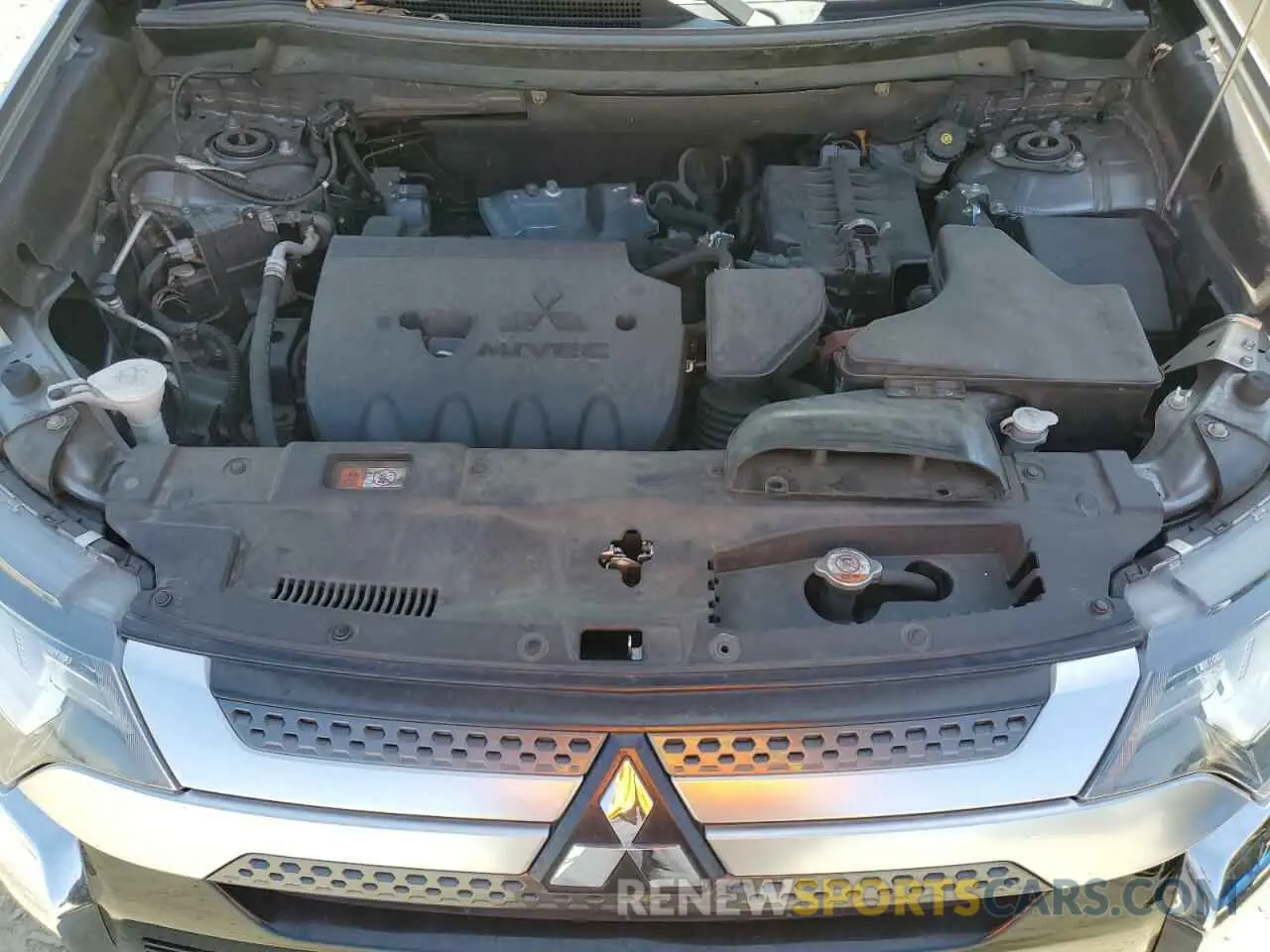 12 Фотография поврежденного автомобиля JA4AZ3A35KZ040037 MITSUBISHI OUTLANDER 2019