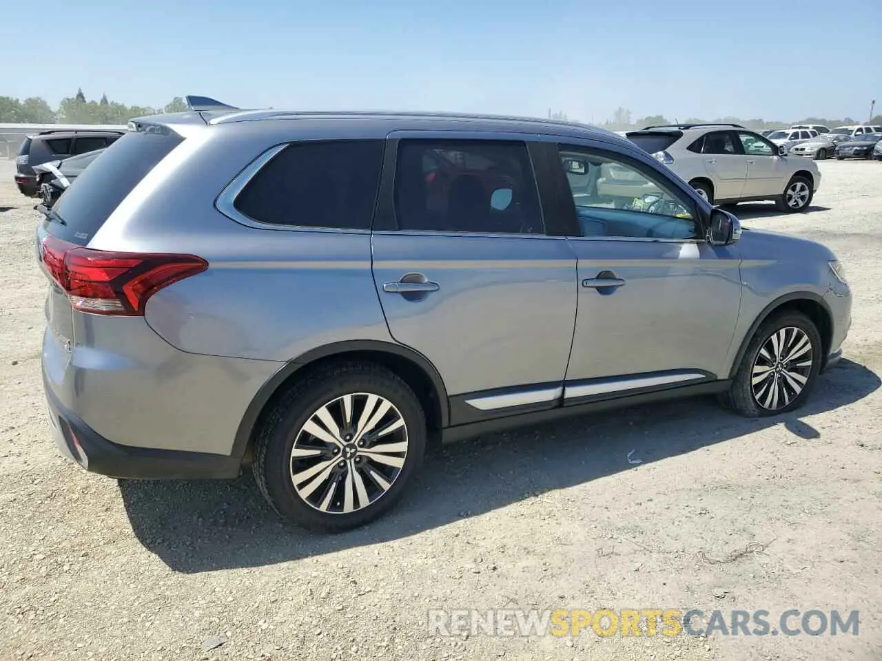 3 Фотография поврежденного автомобиля JA4AZ3A35KZ040037 MITSUBISHI OUTLANDER 2019
