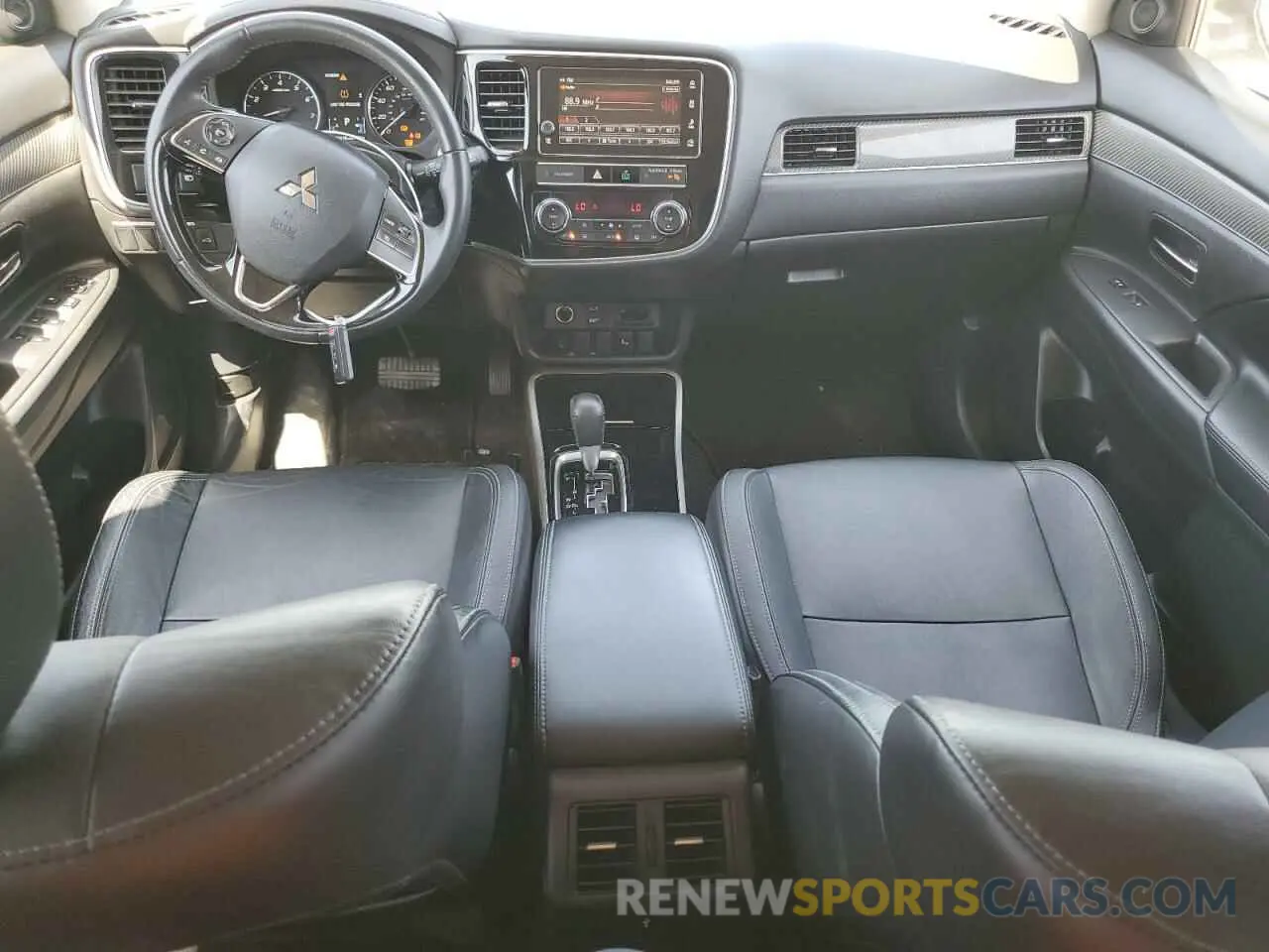 8 Фотография поврежденного автомобиля JA4AZ3A35KZ040037 MITSUBISHI OUTLANDER 2019