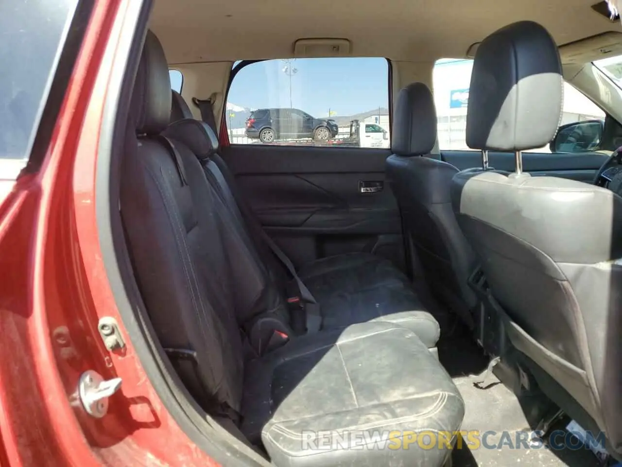 11 Photograph of a damaged car JA4AZ3A35KZ044430 MITSUBISHI OUTLANDER 2019