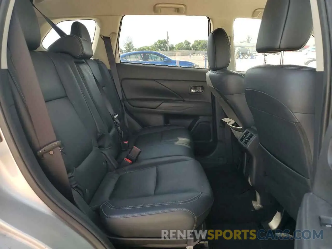 11 Фотография поврежденного автомобиля JA4AZ3A37KZ042274 MITSUBISHI OUTLANDER 2019